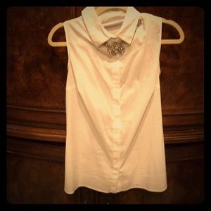 Sleeveless blouse